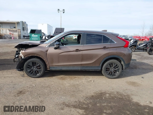 2018 Mitsubishi Eclipse Cross LE z VIN JA4AT4AA2JZ061576, wystawiony jako IAAI lot #41565617 z przebiegiem 28 488 mil mil oraz . Historia ofert i sprzedaży dostępna na DreamBid. Obrazek 14.