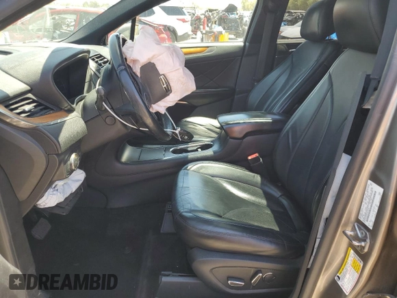2017 Lincoln MKC Select with VIN 5LMCJ2C9XHUL34775, listed as a Copart auction lot 61188315 with 96,087 mi miles and Salvage title. Bid and sale history available at DreamBid. Image 7.