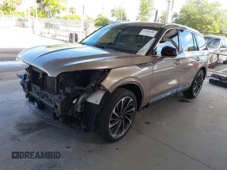 2020 Lincoln Aviator Reserve with VIN 5LM5J7XC0LGL10343, listed as a IAAI auction lot 42486201 with 62,418 mi miles and . Bid and sale history available at DreamBid. Image 17.