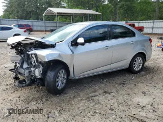 2017 Chevrolet Sonic LT z VIN 1G1JD5SB4H4124726, wystawiony jako Copart lot #54689445 z przebiegiem 136 011 mil mil oraz Szkoda całkowita • Salvage title. Historia ofert i sprzedaży dostępna na DreamBid. Obrazek 1.