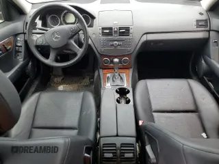 2009 Mercedes-Benz C 300 Sport z VIN WDDGF54XX9F232445, wystawiony jako Copart lot #61607885 z przebiegiem 89 568 mil mil oraz Szkoda całkowita • Salvage title. Historia ofert i sprzedaży dostępna na DreamBid. Obrazek 8.
