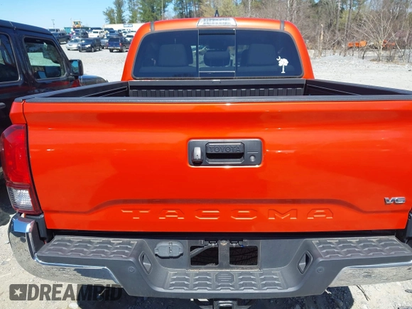 2018 Toyota Tacoma SR5 with VIN 5TFAZ5CN5JX066115, listed as a IAAI auction lot 41816133 with 70,283 mi miles and . Bid and sale history available at DreamBid. Image 16.