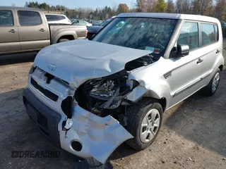 2011 Kia Soul with VIN KNDJT2A14B7322584, listed as a IAAI auction lot 40752860 with 110,742 mi miles. Bid and sale history available at carsss.com. Image 6.