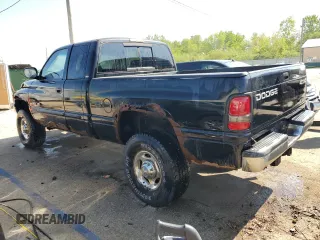 2001 Dodge 2500 z VIN 1B7KF23W71J542954, wystawiony jako Copart lot #55684025 z przebiegiem 172 811 mil mil oraz Szkody całkowita. Historia ofert i sprzedaży dostępna na DreamBid. Obrazek 2.