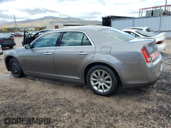 2011 Chrysler 300 Limited z VIN 2C3CA5CGXBH598486, wystawiony jako Copart lot #53387105 z przebiegiem 136 927 mil mil oraz Czysty tytuł • Clean title. Historia ofert i sprzedaży dostępna na DreamBid. Obrazek 2.