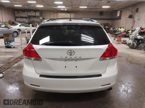 2010 Toyota Venza with VIN 4T3ZA3BB2AU021658, listed as a IAAI auction lot 41833788 with 180,832 mi miles. Bid and sale history available at carsss.com. Image 16.