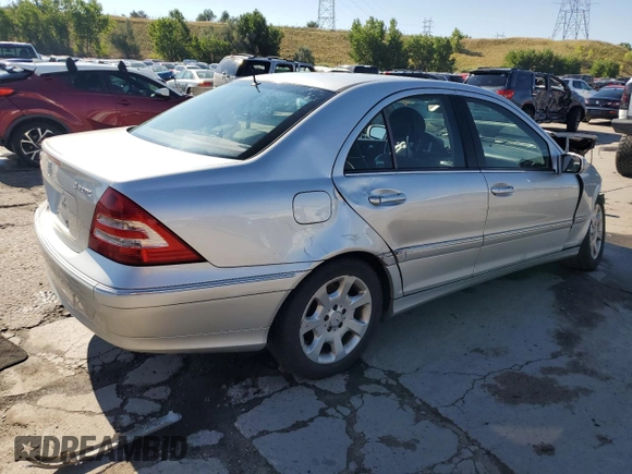 2005 Mercedes-Benz C 320 z VIN WDBRF84JX5F625869, wystawiony jako Copart lot #69964924 z przebiegiem Nie podano mil oraz Szkoda całkowita • Salvage title. Historia ofert i sprzedaży dostępna na DreamBid. Obrazek 3.