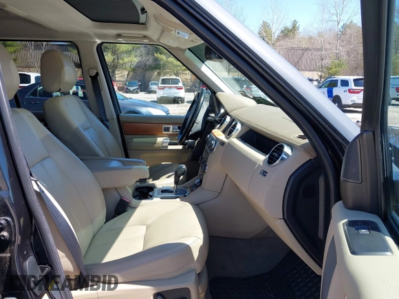 2010 Land Rover LR4 Lux with VIN SALAK2D42AA543913, listed as a IAAI auction lot 42039979 with 108,789 mi miles and . Bid and sale history available at DreamBid. Image 5.