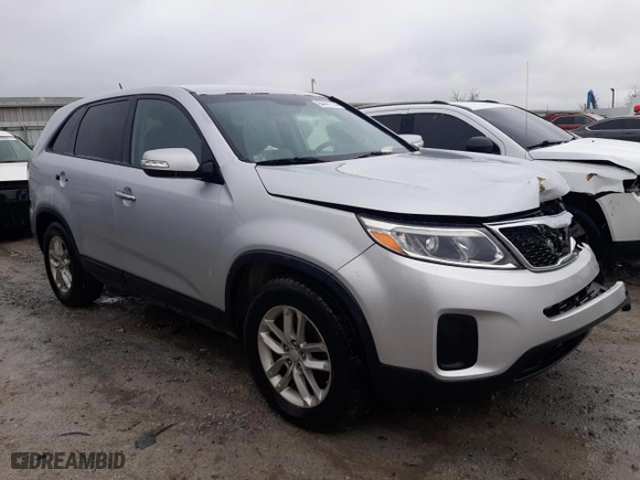 2014 Kia Sorento LX with VIN 5XYKT3A61EG504918, listed as a Copart auction lot 84441114 with 151,634 mi miles and Salvage Title. Bid and sale history available at carsss.com. Image 4.