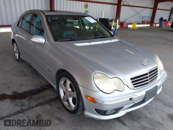 2006 Mercedes-Benz C 230 Sport z VIN WDBRF52H96A852497, wystawiony jako IAAI lot #42586523 z przebiegiem 225 825 mil mil oraz . Historia ofert i sprzedaży dostępna na DreamBid. Obrazek 1.