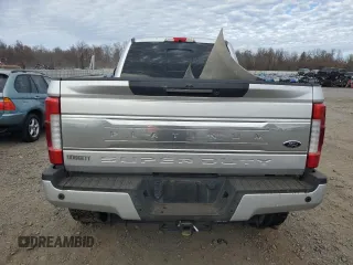 2017 Ford F-250 Lariat z VIN 1FT7W2BT9HEB39980, wystawiony jako Copart lot #81118924 z przebiegiem 135 471 mil mil oraz Szkoda całkowita • Salvage title. Historia ofert i sprzedaży dostępna na DreamBid. Obrazek 6.