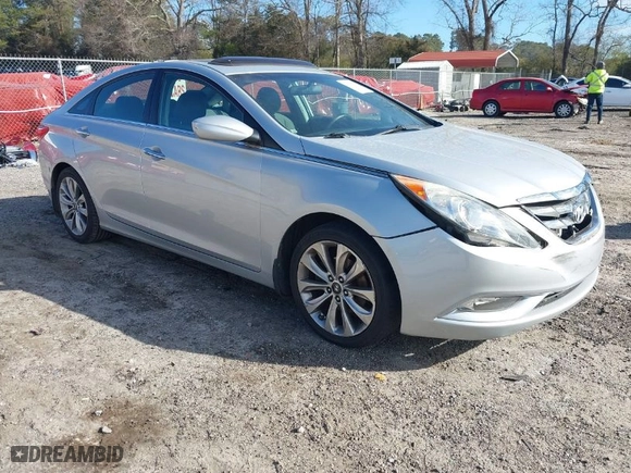 2011 Hyundai Sonata SE with VIN 5NPEC4ABXBH204797, listed as a IAAI auction lot 41655470 with 113,547 mi miles. Bid and sale history available at carsss.com. Image 1.