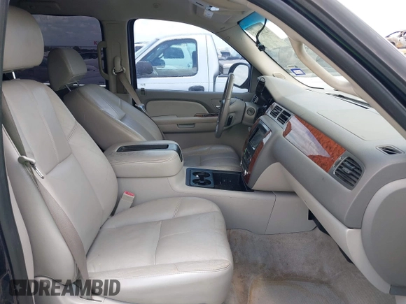2007 Chevrolet Tahoe LT with VIN 1GNFC13J47R244713, listed as a IAAI auction lot 42632365 with 196,527 mi miles and . Bid and sale history available at DreamBid. Image 5.