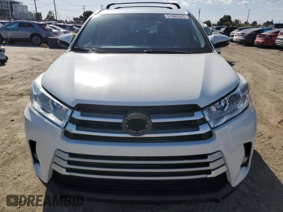 2019 Toyota Highlander SE z VIN 5TDJZRFH3KS943706, wystawiony jako Copart lot #51982925 z przebiegiem 62 596 mil mil oraz Szkoda całkowita • Salvage title. Historia ofert i sprzedaży dostępna na DreamBid. Obrazek 5.