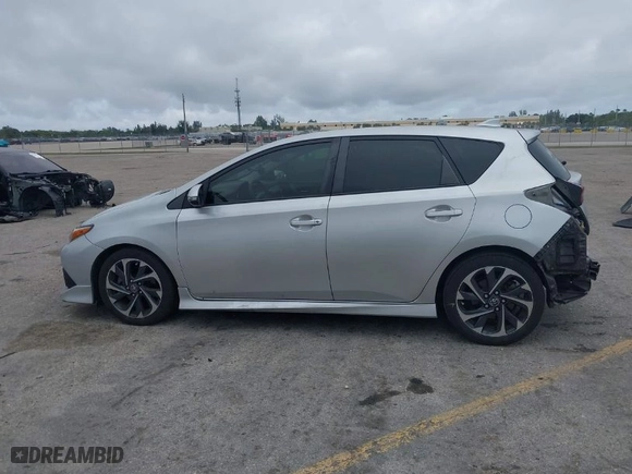 2018 Toyota Corolla iM with VIN JTNKARJE2JJ555379, listed as a IAAI auction lot 41330117 with NaN miles. Bid and sale history available at carsss.com. Image 14.