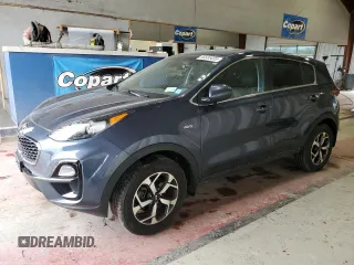 2022 Kia Sportage LX z VIN KNDPMCAC8N7983117, wystawiony jako Copart lot #56585455 z przebiegiem 33 239 mil mil oraz Szkoda całkowita • Salvage title. Historia ofert i sprzedaży dostępna na DreamBid. Obrazek 1.