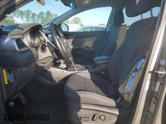 2017 Kia Sorento LX z VIN 5XYPGDA36HG263139, wystawiony jako Copart lot #52196675 z przebiegiem 89 401 mil mil oraz Szkoda całkowita • Salvage title. Historia ofert i sprzedaży dostępna na DreamBid. Obrazek 7.
