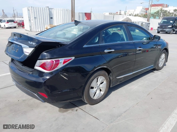 2013 Hyundai Sonata Hybrid Limited with VIN KMHEC4A44DA099701, listed as a IAAI auction lot 41964745 with 61,108 mi miles. Bid and sale history available at carsss.com. Image 4.