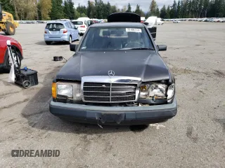 1989 Mercedes-Benz 300 E with VIN WDBEA30D8KB012989, listed as a Copart auction lot 72100114 with 137,798 mi miles and Clean Title. Bid and sale history available at carsss.com. Image 5.