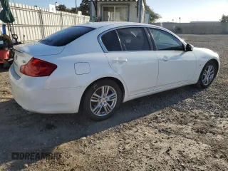 2015 Infiniti Q40 with VIN JN1CV6AP5FM503735, listed as a Copart auction lot 81282974 with 118,402 mi miles and Salvage Title. Bid and sale history available at carsss.com. Image 3.