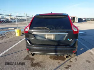 2014 Volvo XC60 R-Design Premier Plus z VIN YV4902DZ4E2537605, wystawiony jako IAAI lot #41126501 z przebiegiem 119 644 mil mil oraz . Historia ofert i sprzedaży dostępna na DreamBid. Obrazek 16.