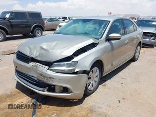 2014 Volkswagen Jetta SE with VIN 3VWD17AJ2EM314622, listed as a IAAI auction lot 42358394 with 105,654 mi miles and . Bid and sale history available at DreamBid. Image 17.