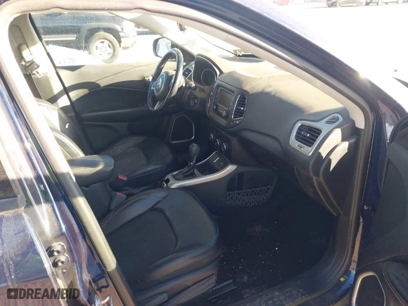 2018 Jeep Compass Latitude with VIN 3C4NJCBB8JT495426, listed as a IAAI auction lot 41527461 with 197,244 mi miles. Bid and sale history available at carsss.com. Image 5.