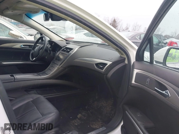 2013 Lincoln MKZ Hybrid with VIN 3LN6L2LU5DR824153, listed as a IAAI auction lot 41902955 with 92,028 mi miles. Bid and sale history available at carsss.com. Image 5.