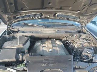 2004 BMW X5 4.4i with VIN 5UXFB53514LV09431, listed as a IAAI auction lot 42142099 with 181,951 mi miles. Bid and sale history available at carsss.com. Image 10.
