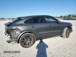 2021 Porsche Cayenne with VIN WP1BA2AY9MDA42251, listed as a Copart auction lot 82219674 with 15,657 mi miles and Non repairable. Bid and sale history available at DreamBid. Image 3.