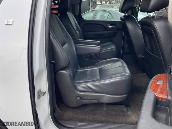 2013 Chevrolet Suburban LT with VIN 1GNSCJE0XDR295860, listed as a Copart auction lot 45344455 with 216,572 mi miles and Clean Title. Bid and sale history available at carsss.com. Image 6.