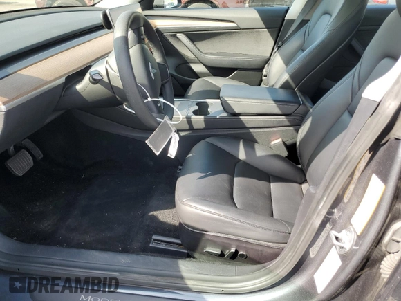 2022 Tesla Model 3 z VIN 5YJ3E1EA2NF318667, wystawiony jako Copart lot #49469145 z przebiegiem 48 242 mil mil oraz Szkoda całkowita • Salvage title. Historia ofert i sprzedaży dostępna na DreamBid. Obrazek 7.