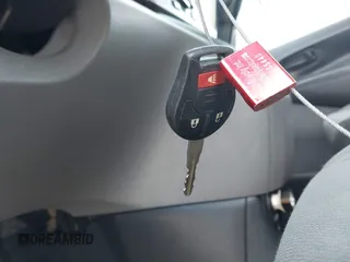 2013 Nissan NV200 SV z VIN 3N6CM0KN5DK692696, wystawiony jako IAAI lot #42487507 z przebiegiem 166 634 mil mil oraz . Historia ofert i sprzedaży dostępna na DreamBid. Obrazek 11.