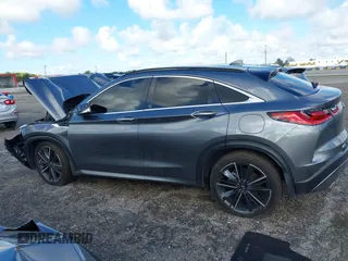 2023 Infiniti QX55 Luxe z VIN 3PCAJ5JR3PF106482, wystawiony jako IAAI lot #40831385 z przebiegiem 33 013 mil mil oraz . Historia ofert i sprzedaży dostępna na DreamBid. Obrazek 14.