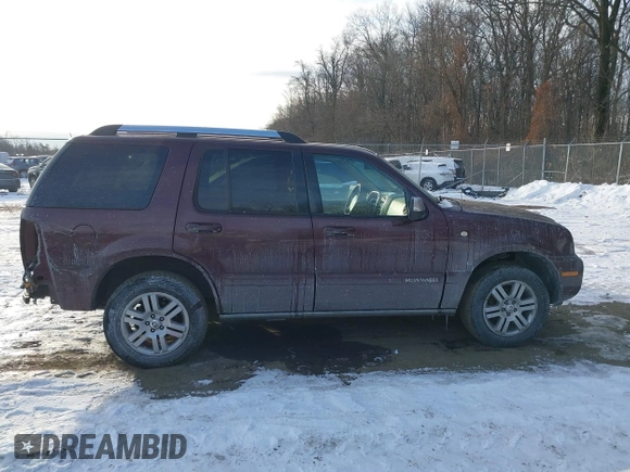 2007 Mercury Mountaineer Premier with VIN 4M2EU38E57UJ18327, listed as a IAAI auction lot 41333082 with 209,690 mi miles. Bid and sale history available at carsss.com. Image 13.
