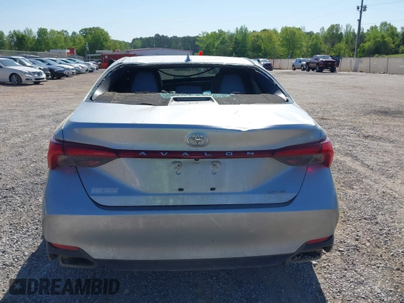 2019 Toyota Avalon XLE z VIN 4T1BZ1FB9KU004259, wystawiony jako IAAI lot #42033958 z przebiegiem 82 640 mil mil oraz . Historia ofert i sprzedaży dostępna na DreamBid. Obrazek 17.