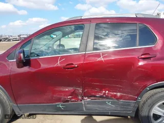 2017 Chevrolet Trax LT with VIN 3GNCJLSB5HL276352, listed as a IAAI auction lot 41505200 with 91,192 mi miles. Bid and sale history available at carsss.com. Image 15.