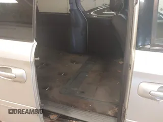 2005 Chrysler Town & Country LX с VIN 2C4GP44RX5R402180, выставлен на аукционе IAAI как лот 42062043 с пробегом 239 327 миль миль и . История ставок и продаж доступна на DreamBid. Изображение 8.