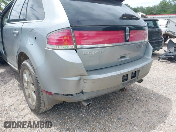 2007 Lincoln MKX with VIN 2LMDU68C97BJ33842, listed as a IAAI auction lot 42216910 with 137,164 mi miles and . Bid and sale history available at DreamBid. Image 6.