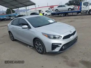 2021 Kia Forte FE z VIN 3KPF24AD8ME303151, wystawiony jako IAAI lot #41681436 z przebiegiem 79 644 mil mil oraz . Historia ofert i sprzedaży dostępna na DreamBid. Obrazek 1.