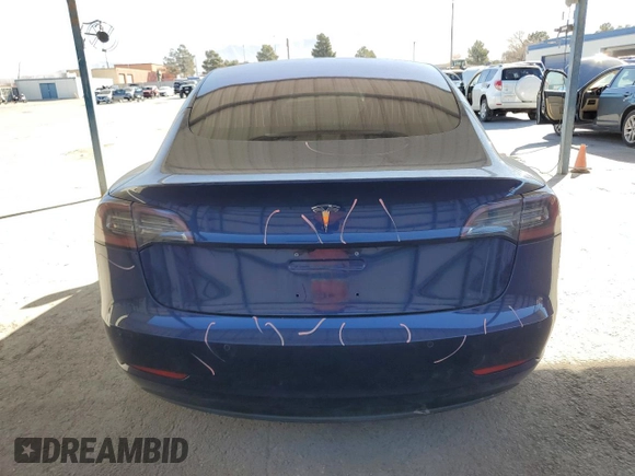 2018 Tesla Model 3 Long Range Battery z VIN 5YJ3E1EA1JF038510, wystawiony jako Copart lot #46352325 z przebiegiem 45 080 mil mil oraz Czysty tytuł • Clean title. Historia ofert i sprzedaży dostępna na DreamBid. Obrazek 6.