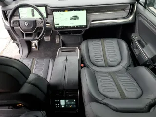 2022 Rivian R1T Launch Edition with VIN 7FCTGAAL7NN002288, listed as a Copart auction lot 43393815 with 46,927 mi miles and Salvage Title. Bid and sale history available at carsss.com. Image 8.
