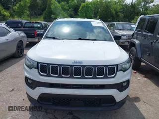 2023 Jeep Compass Latitude с VIN 3C4NJDBN5PT514975, выставлен на аукционе IAAI как лот 42470040 с пробегом 88 313 миль миль и . История ставок и продаж доступна на DreamBid. Изображение 12.