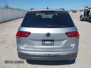 2024 Volkswagen Tiguan S z VIN 3VVRB7AX0RM029581, wystawiony jako IAAI lot #41938762 z przebiegiem 26 129 mil mil oraz . Historia ofert i sprzedaży dostępna na DreamBid. Obrazek 17.