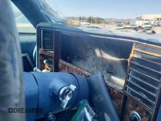 1981 Chevrolet El Camino z VIN 1GCCW80HXBZ404115, wystawiony jako Copart lot #58426095 z przebiegiem Nie podano mil oraz Szkoda całkowita • Salvage title. Historia ofert i sprzedaży dostępna na DreamBid. Obrazek 9.