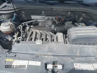 2018 Volkswagen Atlas SE with VIN 1V2KR2CA8JC575136, listed as a IAAI auction lot 42145011 with 139,107 mi miles and . Bid and sale history available at DreamBid. Image 10.