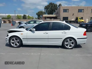 2004 BMW 3 Series 325i с VIN WBAAZ33414KP84920, выставлен на аукционе IAAI как лот 42056526 с пробегом 199 879 миль миль и . История ставок и продаж доступна на DreamBid. Изображение 14.