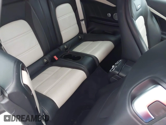 2018 Mercedes-Benz C 63 S AMG with VIN WDDWK8HB6JF622390, listed as a IAAI auction lot 40542462 with Not Provided miles and . Bid and sale history available at carsss.com. Image 8.