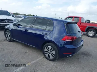 2019 Volkswagen Golf SEL Premium z VIN WVWPR7AU7KW914664, wystawiony jako IAAI lot #41720673 z przebiegiem 45 872 mil mil oraz . Historia ofert i sprzedaży dostępna na DreamBid. Obrazek 3.