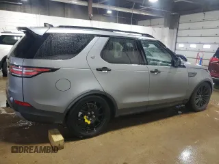 2018 Land Rover Discovery HSE Luxury with VIN SALRT2RV7JA052867, listed as a Copart auction lot 47933665 with 104,033 mi miles and Salvage Title. Bid and sale history available at DreamBid. Image 3.